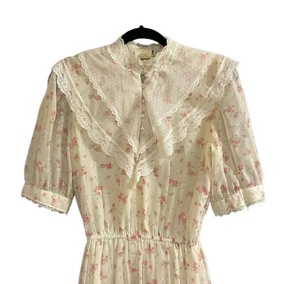 (SOLD) ARITZIA Tna Wool Chunky Knit Poncho Shawl Cream One Size - Picture 7 of 8